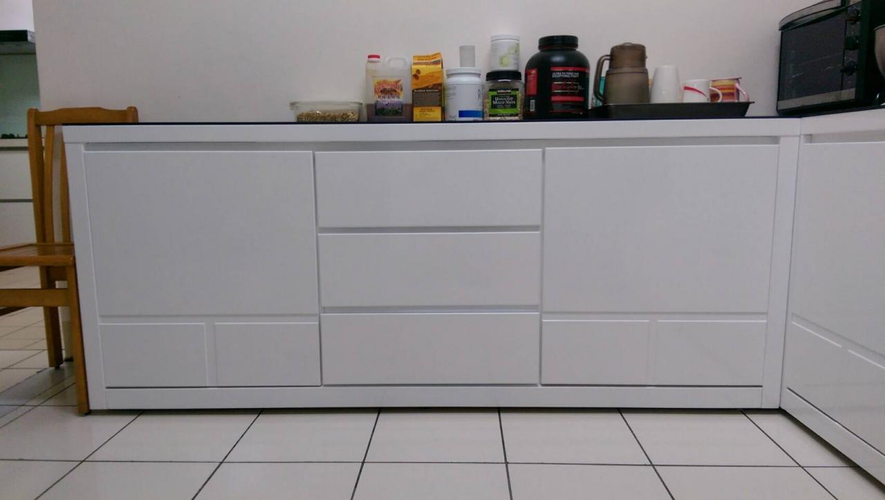 訂製亮烤白玻璃收納櫃