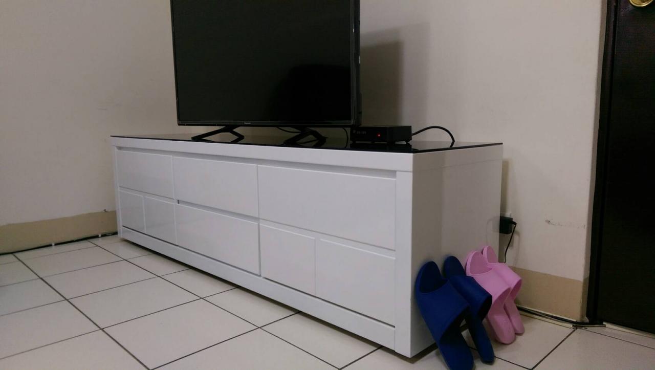 訂製亮烤白電視櫃